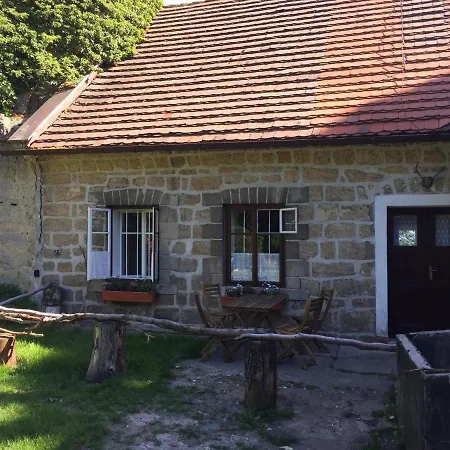 Hajovna Hradu Houska Apartment *