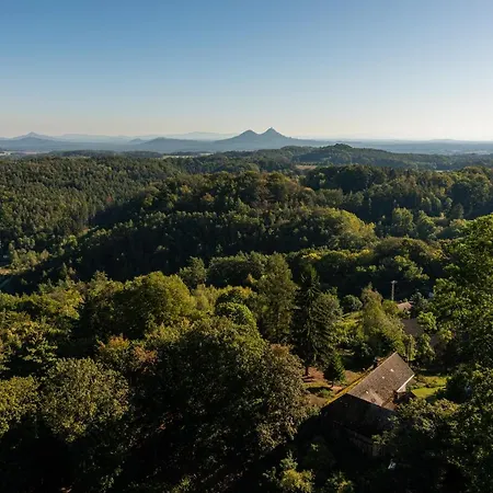 Apartment Hajovna Hradu Houska